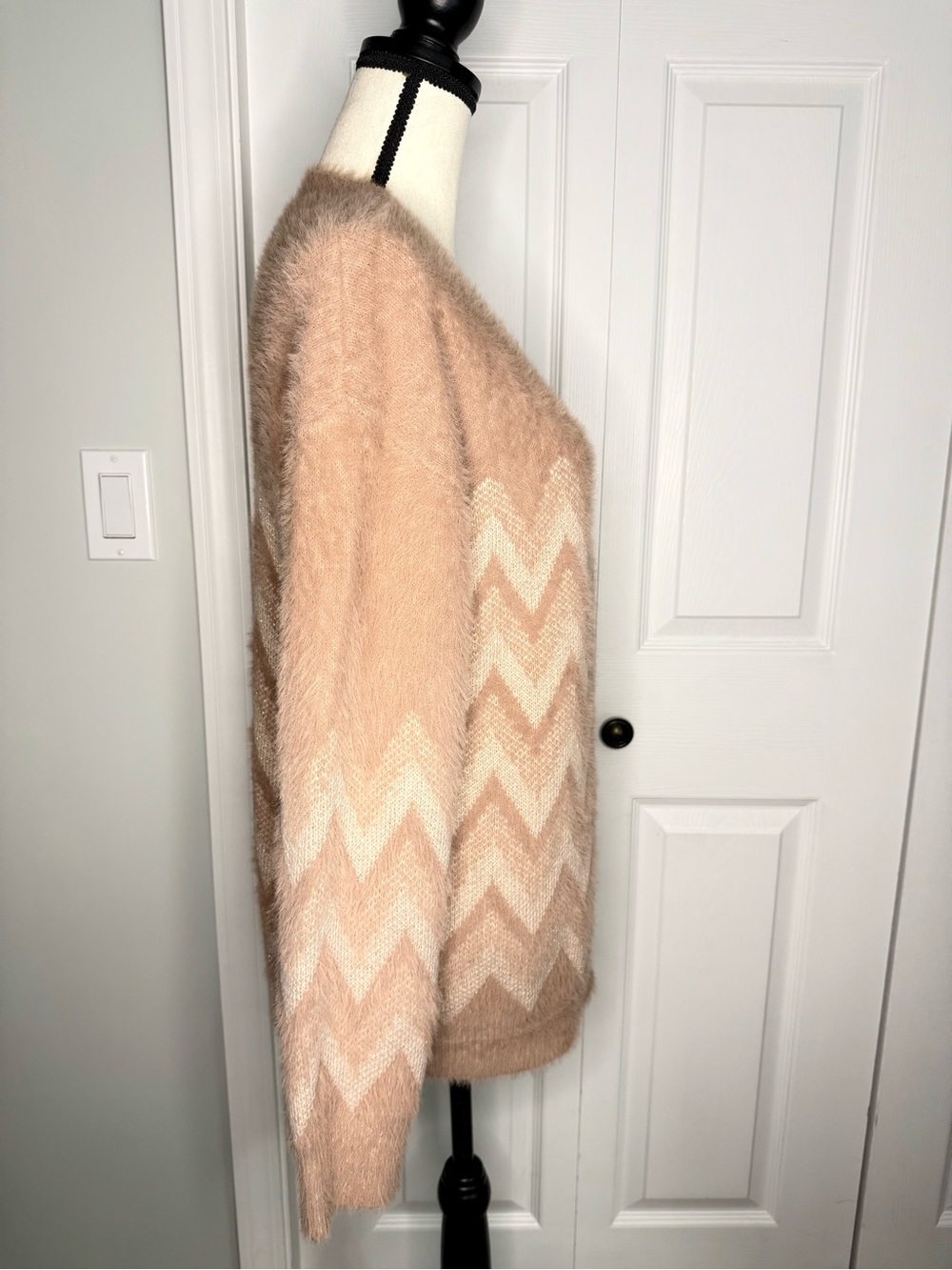 Hem & Thread Beige Fuzzy Chevron Knit Button Up Cardigan Sweater Large - Picture 3 of 13